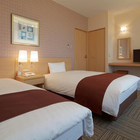 Kanazawa Tokyu Hotel Екстер'єр фото A typical room at the hotel