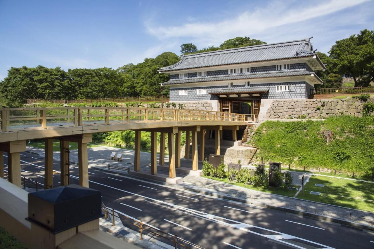 Kanazawa Tokyu Hotel Екстер'єр фото The gate of the castle