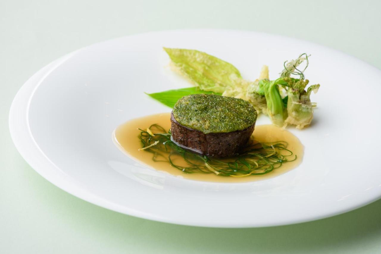 Kanazawa Tokyu Hotel Екстер'єр фото A dish by Thomas Keller