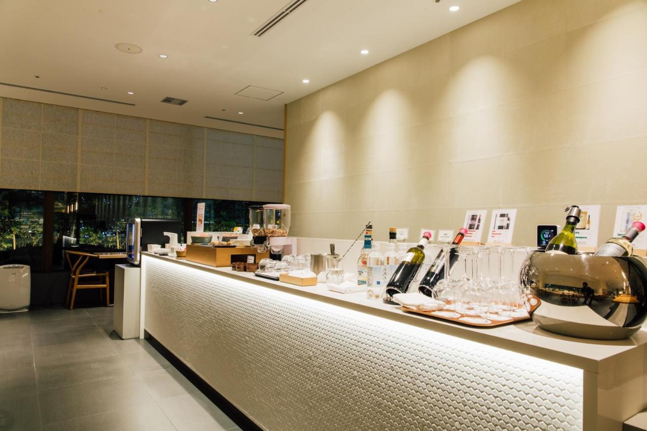Kanazawa Tokyu Hotel Екстер'єр фото The bar at the lounge